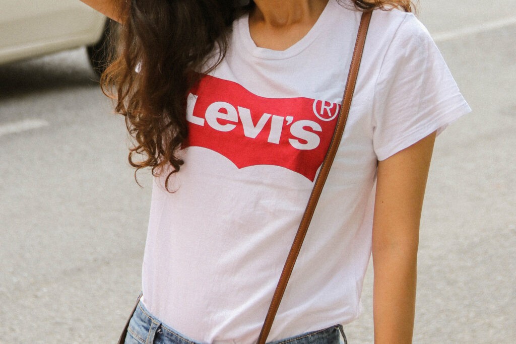 Levis logo that was designed in 1960 on a tshirt
