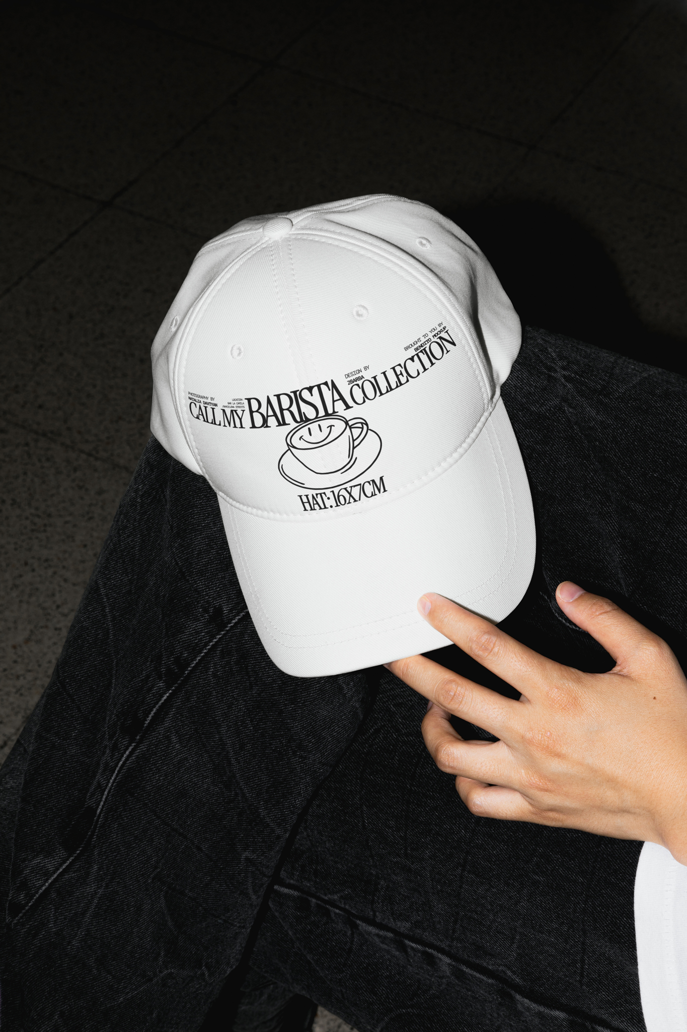 A cap mockup by Bendito Mockup as an example of great branding resources