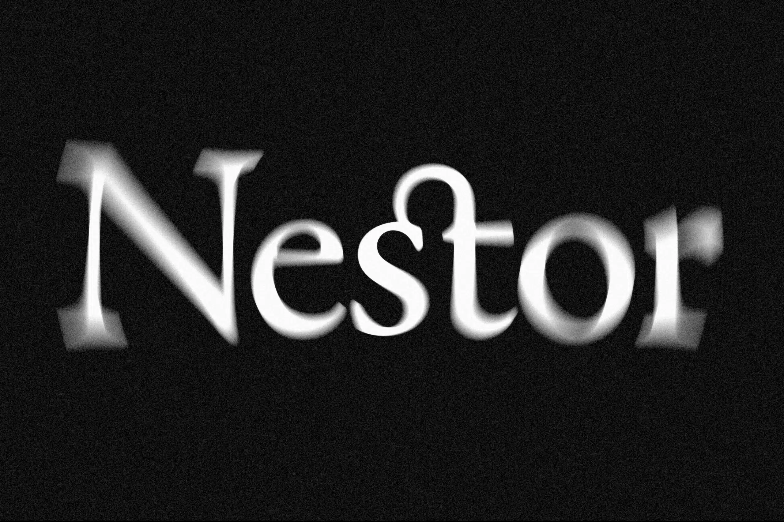 Logo der fiktiven Firma „Nestor“ in Weiß auf Schwarz, mit radialem Unschärfe-Effekt. Die Bildmitte ist scharf, die Ränder verschwommen – als Metapher für den Unterschied zwischen Vektor- und Rasterdateien. Einführung zum Artikel „Logo-Dateiformate: Alles, was du wissen musst“.